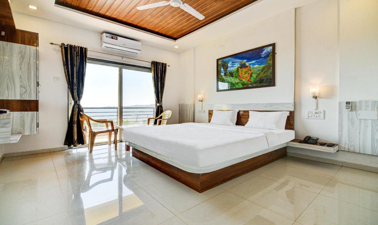 Aditya Hill View Inn Mahābaleshwar Kültér fotó