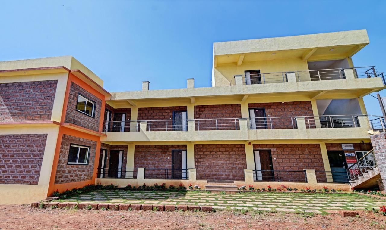 Aditya Hill View Inn Mahābaleshwar Kültér fotó